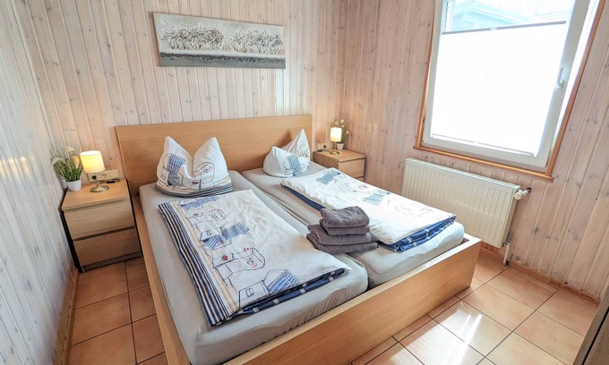 Sellin Apartment | Holiday house Max with terrace - holiday apartments family Kreutz