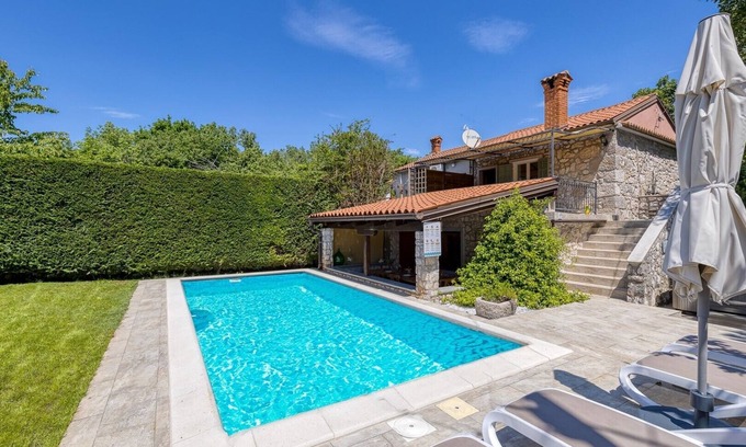 Sveti Vid Dobrinjski House | Holiday House Mlin with Private Pool