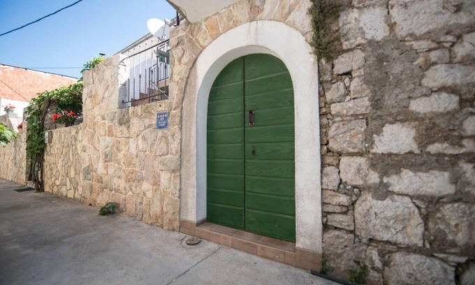 Murter House | Holiday house Murter (Ort) for 1 - 6 persons with 2 bedrooms - Row house