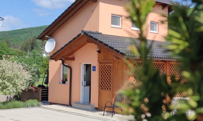 Otocac House | Holiday house Otocac for 1 - 4 persons with 1 bedroom - Holiday house