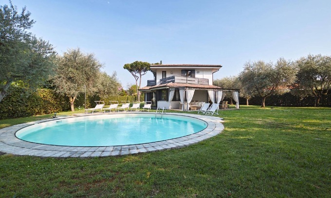 Manerba del Garda House | Holiday house Pieve Vecchia for 1 - 9 persons with 4 bedrooms - Holiday house