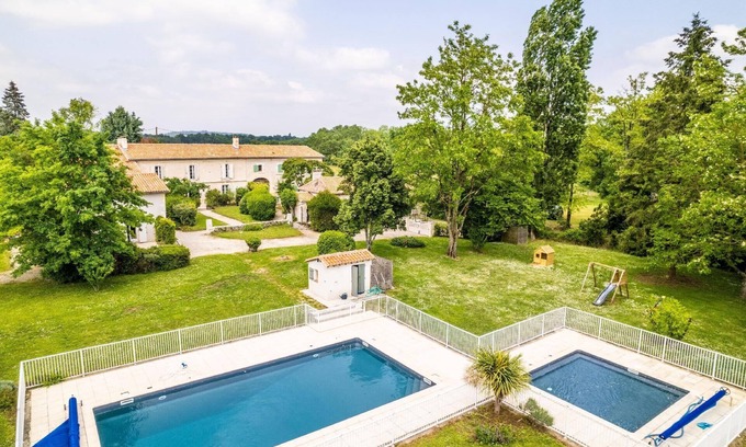 Ronsenac House | Holiday house Ronsenac for 1 - 28 persons with 13 bedrooms - Holiday house