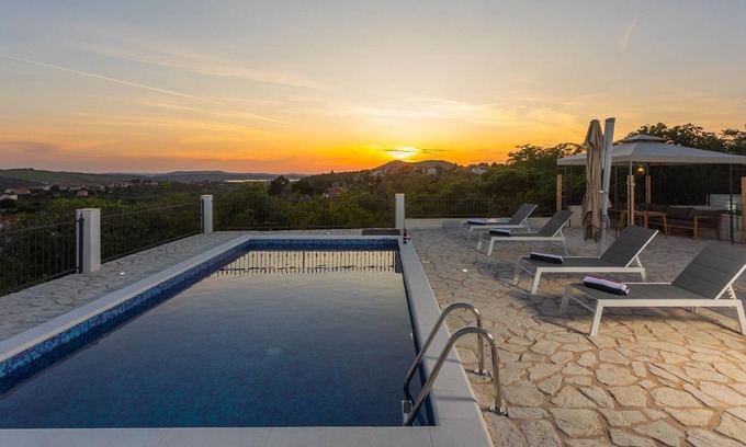 Sibenik House | Holiday house Sibenik for 1 - 10 persons with 3 bedrooms - Twin house