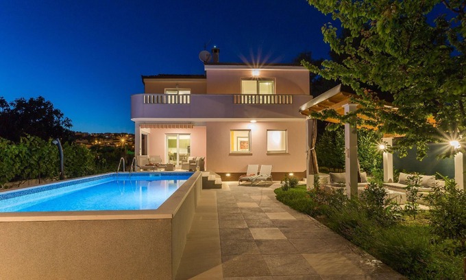Stobrec House | Holiday house Stobrec for 1 - 6 persons with 4 bedrooms - Holiday home