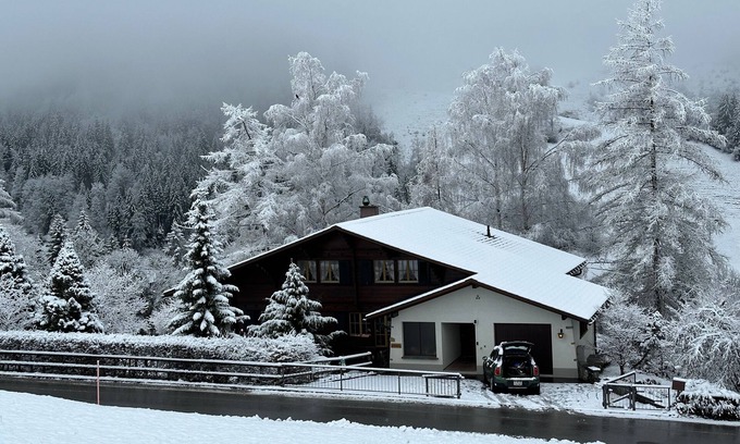 Zweisimmen Ski Chalet | Holiday house Zweisimmen for 1 - 13 persons with 5 bedrooms - Chalet