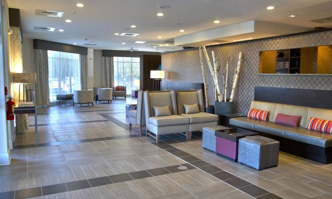 Paw Creek Hotel | Holiday Inn Charlotte Airport by IHG