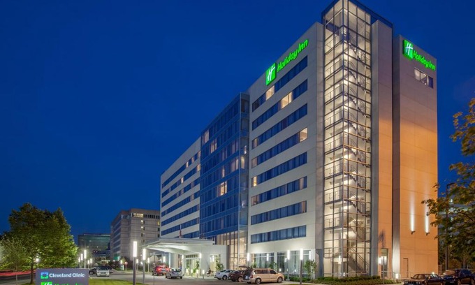 Cleveland Hotel | Holiday Inn Cleveland Clinic by IHG
