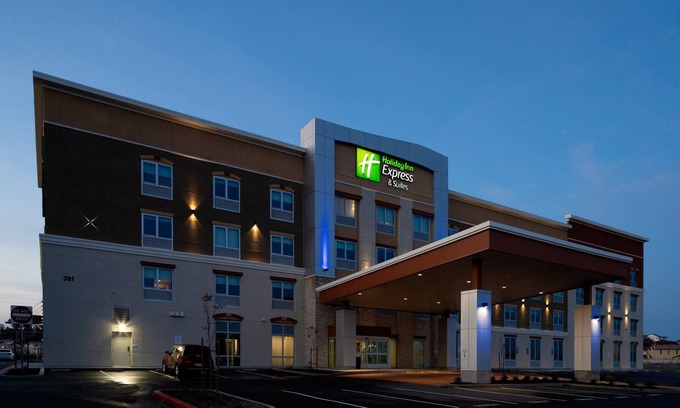 Hollister Hotel | Holiday Inn Express and Suites Hollister by IHG