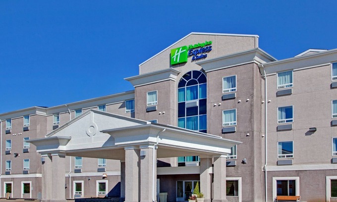 Swift Current Hotel | Holiday Inn Express Hotel & Suites SWIFT CURRENT by IHG