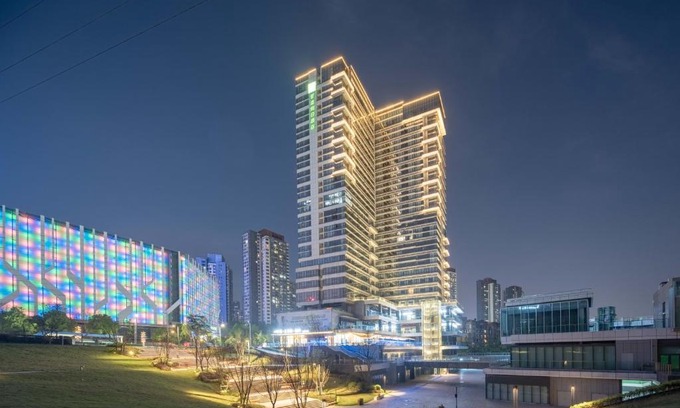 Chongqing Hotel | Holiday Inn Express Chongqing Caiyun Lake by IHG
