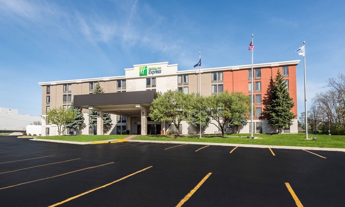 Flint Hotel | Holiday Inn Express Flint-Campus Area by IHG