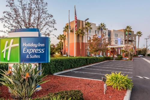 Fremont Hotel | Holiday Inn Express Fremont - Milpitas Central by IHG