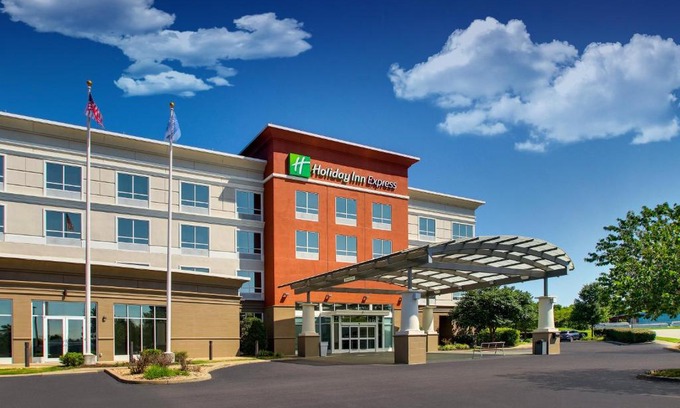 Georgetown Hotel | Holiday Inn Express Georgetown by IHG