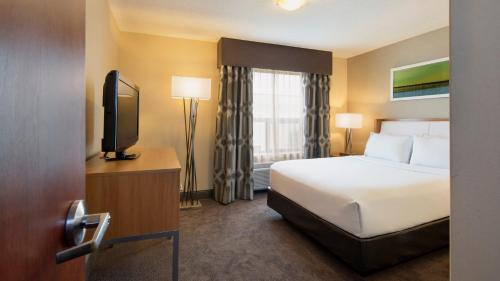 Sherwood Park Hotel | Holiday Inn Express Hotel & Suites Sherwood Park-Edmonton Area by IHG