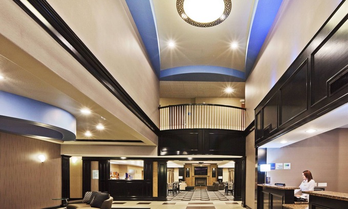 Jacksonville Hotel | Holiday Inn Express Hotel & Suites JACKSONVILLE by IHG