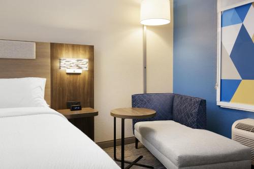 Jacksonville Hotel | Holiday Inn Express Hotels & Suites Jacksonville by IHG