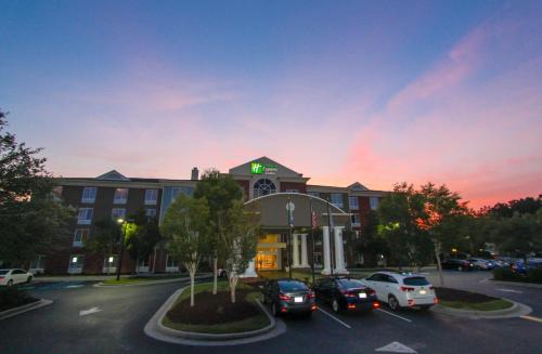 North Charleston Hotel | Holiday Inn Express Hotel & Suites Charleston - North by IHG