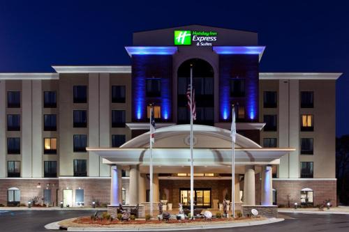 South View Hotel | Holiday Inn Express Hotel & Suites Hope Mills-Fayetteville Airport by IHG
