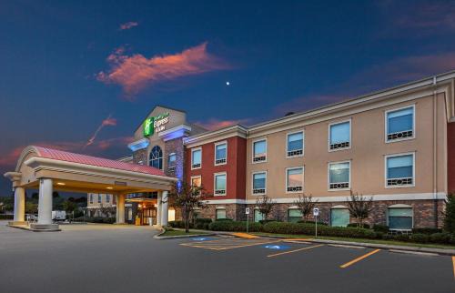 Jasper Hotel | Holiday Inn Express Hotel and Suites Jasper by IHG
