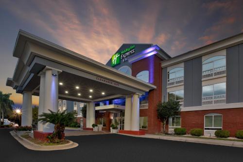 Sumter Hotel | Holiday Inn Express Hotel & Suites - Sumter by IHG