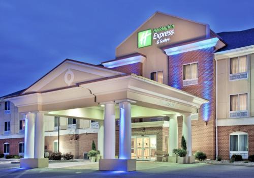 Champaign Hotel | Holiday Inn Express Hotel & Suites Urbana-Champaign-U of I Area by IHG