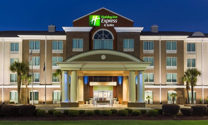 Florence Hotel | Holiday Inn Express Hotel & Suites Florence I-95 at Hwy 327 by IHG