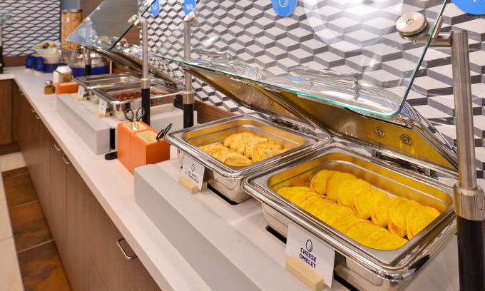 Peru Hotel | Holiday Inn Express Hotel & Suites Peru - Lasalle Area by IHG