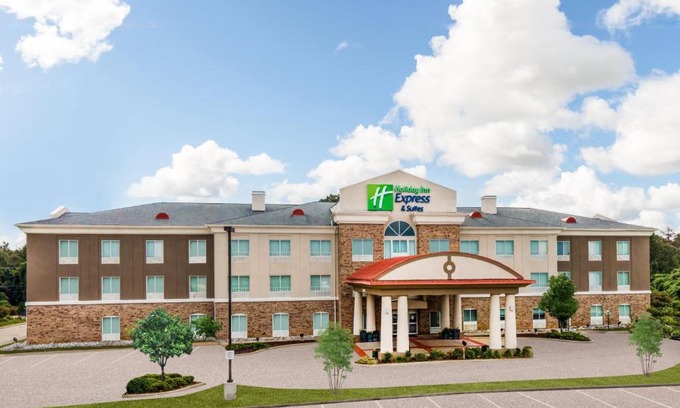 Winona Hotel | Holiday Inn Express Hotel Winona North by IHG