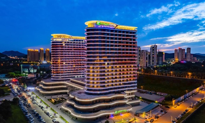 Longgang District Hotel | Holiday Inn Express Huludao Seaview by IHG