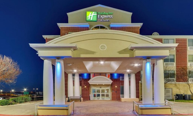 Lake Worth Hotel | Holiday Inn Express Lake Worth NW Loop 820 by IHG