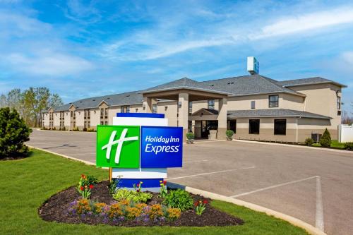 London Hotel | Holiday Inn Express London-I-70 by IHG