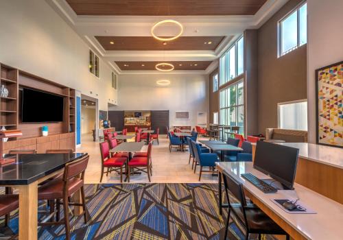 Reno Hotel | Holiday Inn Express Reno Airport by IHG