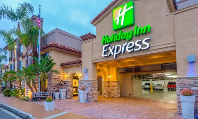 Midway-Pacific Highway Hotel | Holiday Inn Express San Diego - Sea World Area by IHG
