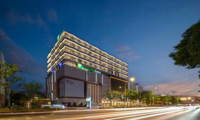 Qingpu Hotel | Holiday Inn Express Shanghai Qingpu New City by IHG