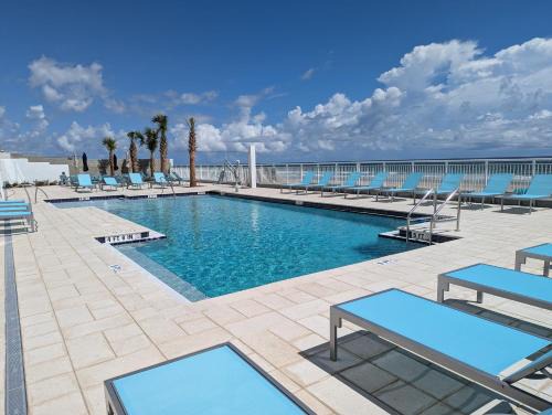 Daytona Beach Shores Resort | Holiday Inn Express & Suites Oceanfront Daytona Beach Shores by IHG