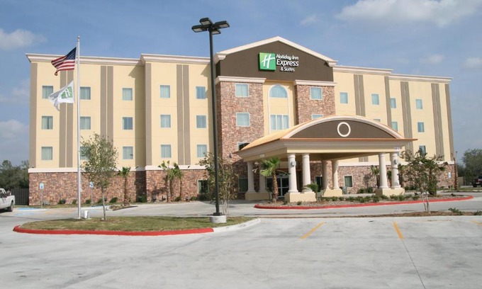 George West Hotel | Holiday Inn Express & Suites George West by IHG