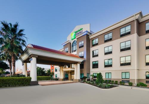 San Antonio Hotel | Holiday Inn Express & Suites San Antonio NW near SeaWorld by IHG
