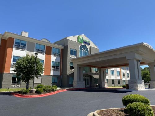 Enterprise Hotel | Holiday Inn Express & Suites - Enterprise by IHG