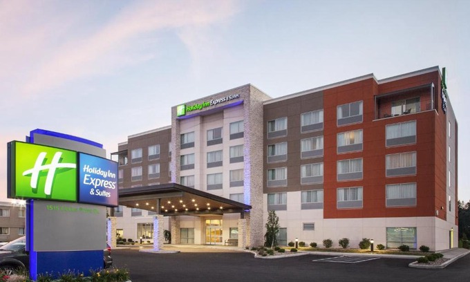 Sandusky Hotel | Holiday Inn Express & Suites Sandusky by IHG