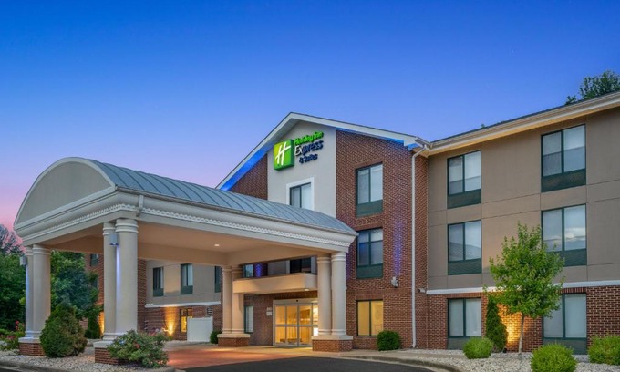 Tell City Hotel | Holiday Inn Express & Suites Tell City by IHG