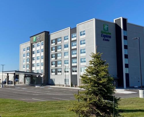 Aurora Hotel | Holiday Inn Express & Suites - Aurora by IHG