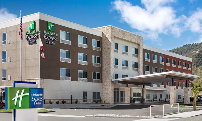 Ukiah Hotel | Holiday Inn Express & Suites - Ukiah by IHG