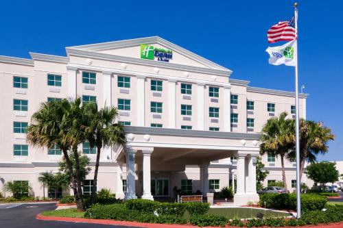 Three Lakes Hotel | Holiday Inn Express & Suites Miami Kendall by IHG