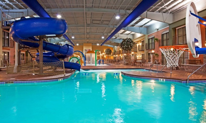 Lakeville Hotel | Holiday Inn Hotel & Suites Minneapolis - Lakeville by IHG