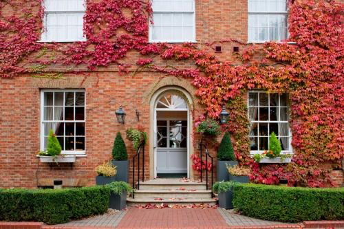 Newport Pagnell Hotel | Holiday Inn Milton Keynes East M1 Junc 14 by IHG