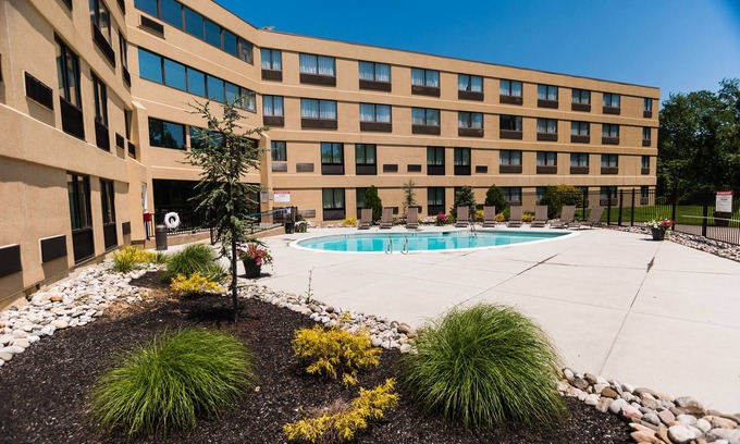 Swedesboro Hotel | Holiday Inn Philadelphia South - Swedesboro by IHG