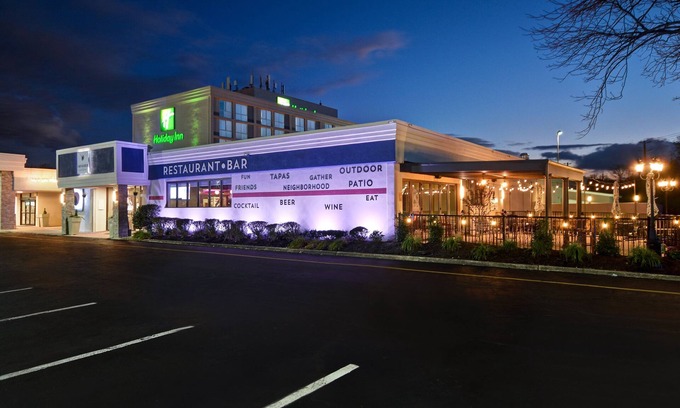 Cherry Hill Hotel | Holiday Inn Philadelphia-Cherry Hill by IHG