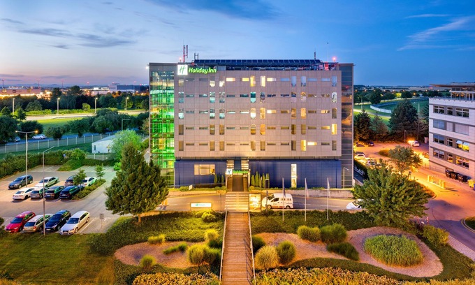 Prague 6 Hotel | Holiday Inn Prague Airport by IHG