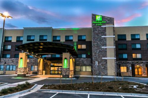 Centennial Hotel | Holiday Inn & Suites Denver Tech Center-Centennial by IHG