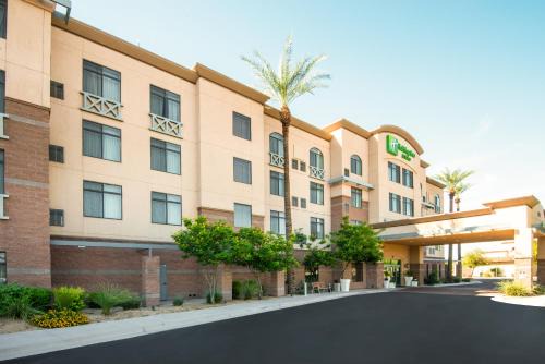 Palm Valley Hotel | Holiday Inn & Suites Goodyear - West Phoenix Area by IHG